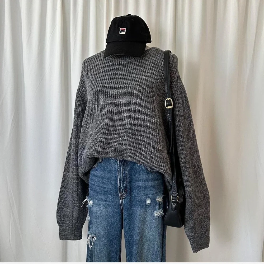 L.L. Bean ribbed Crewneck sweater with chunky oversized fit. - Picture 4 of 8